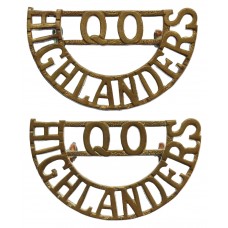Pair of Queen's Own Highlanders (Q.O/HIGHLANDERS) Brass Shoulder Titles