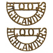 Pair of Queen's Own Highlanders (Q.O/HIGHLANDERS) Brass Shoulder 