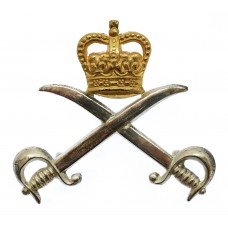 Army Physical Training Corps (A.P.T.C.) Officer's Cap Badge - Que