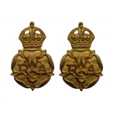 Pair of Women's Royal Army Corps (W.R.A.C.) Officer's Gilt Collar Badges - King's Crown