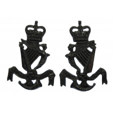 Pair of Royal Ulster Rifles (R.U.R.) Collar Badges - Queen's Crow