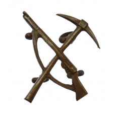 WW1 Pioneer Battalions Collar Badge