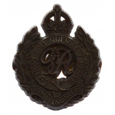 Royal Engineers WW2 Plastic Economy Cap Badge 