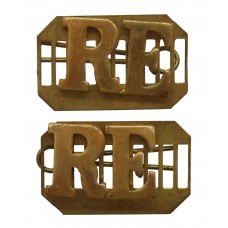 Pair of Royal Engineers (R.E.) Shoulder Titles