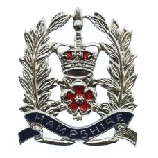 Hampshire Constabulary Sergeants Enamelled Cap Badge - Queen's Crown