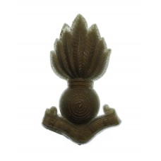Royal Artillery Association Benevolent Fund (R.A.A.B.F.) WW2 Plastic Badge