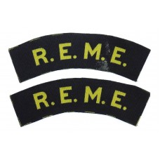 Pair of Royal Electrical & Mechanical Engineers (R.E.M.E.) Printed Shoulder Titles