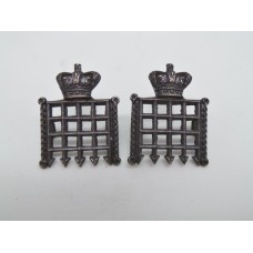 Pair of Victorian Queen's (Westminster) Rifle Volunteers Collar Badges