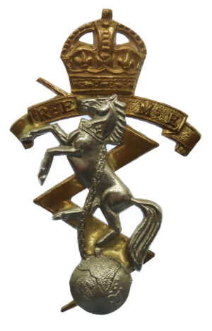 Royal Electrical & Mechanical Engineers (R.E.M.E.) Bi-Metal Cap Badge - King's Crown (2nd Pattern)