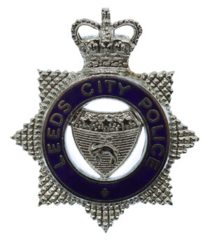 Leeds City Police Senior Officer's Enamelled Cap Badge - Queen's Crown