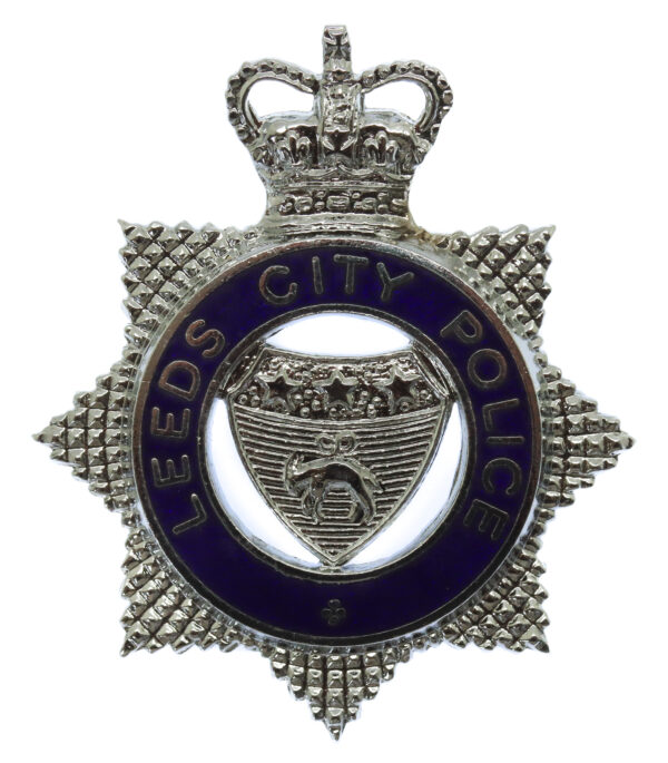 Leeds City Police Senior Officer's Enamelled Cap Badge - Queen's Crown