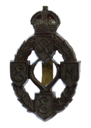 Royal Electrical & Mechanical Engineers (R.E.M.E.) WW2 Plastic Economy Cap Badge