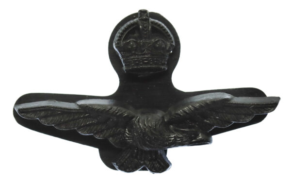 Royal Air Force (R.A.F.) Officer's WW2 Plastic Economy Cap Badge