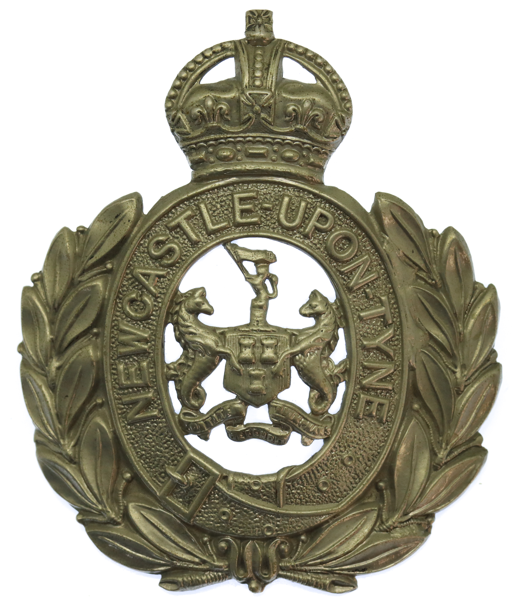 Newcastle-Upon-Tyne City Police Wreath Helmet Plate - King's Crown