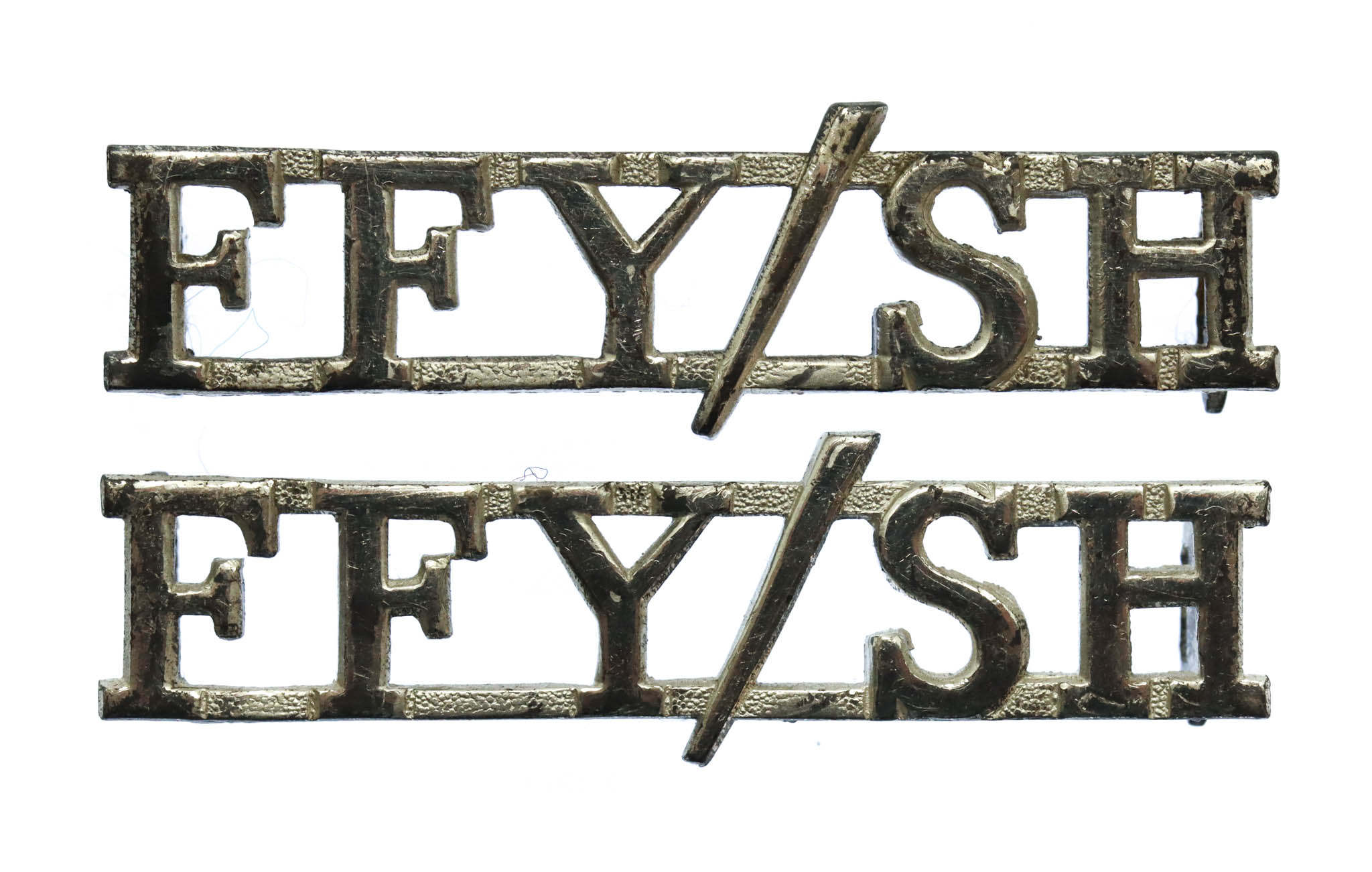 Pair of Fife & Forfar Yeomanry/Scottish Horse (FFY/SH) Shoulder Titles.