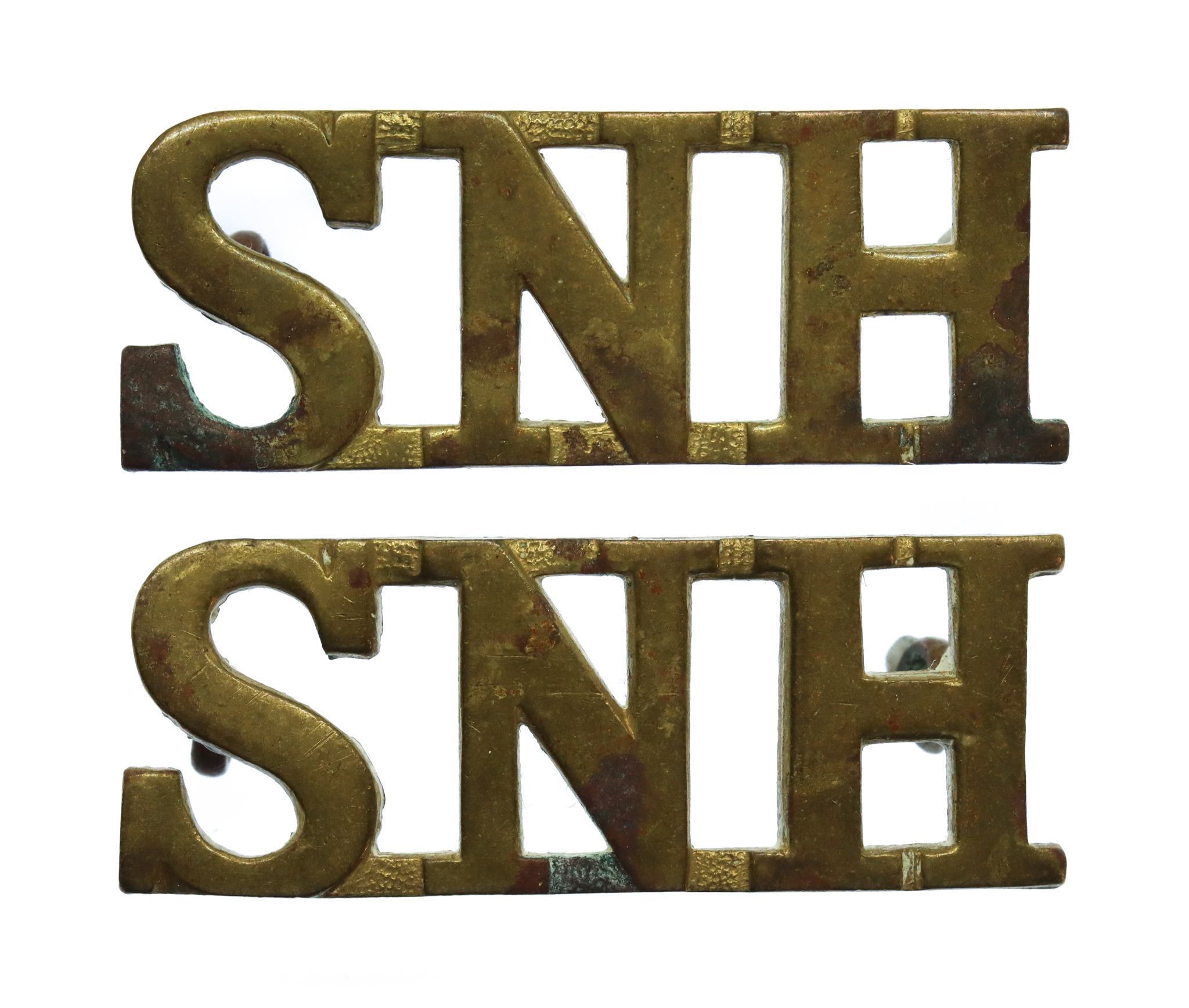 Pair of South Notts Hussars (SNH) Shoulder Titles