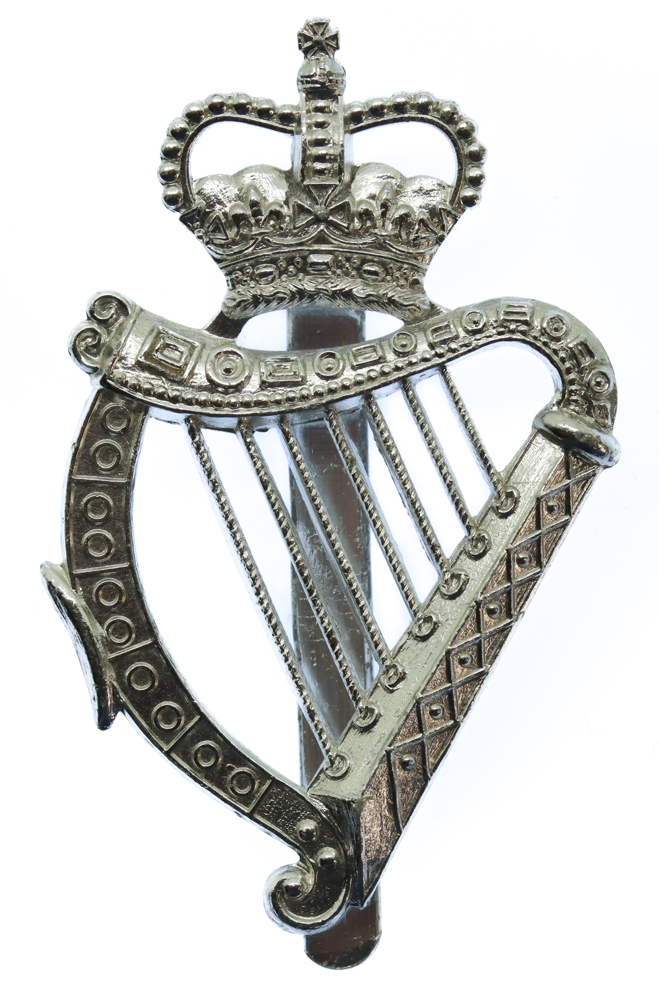 London Irish Pipers Anodised (Staybrite) Caubeen Badge
