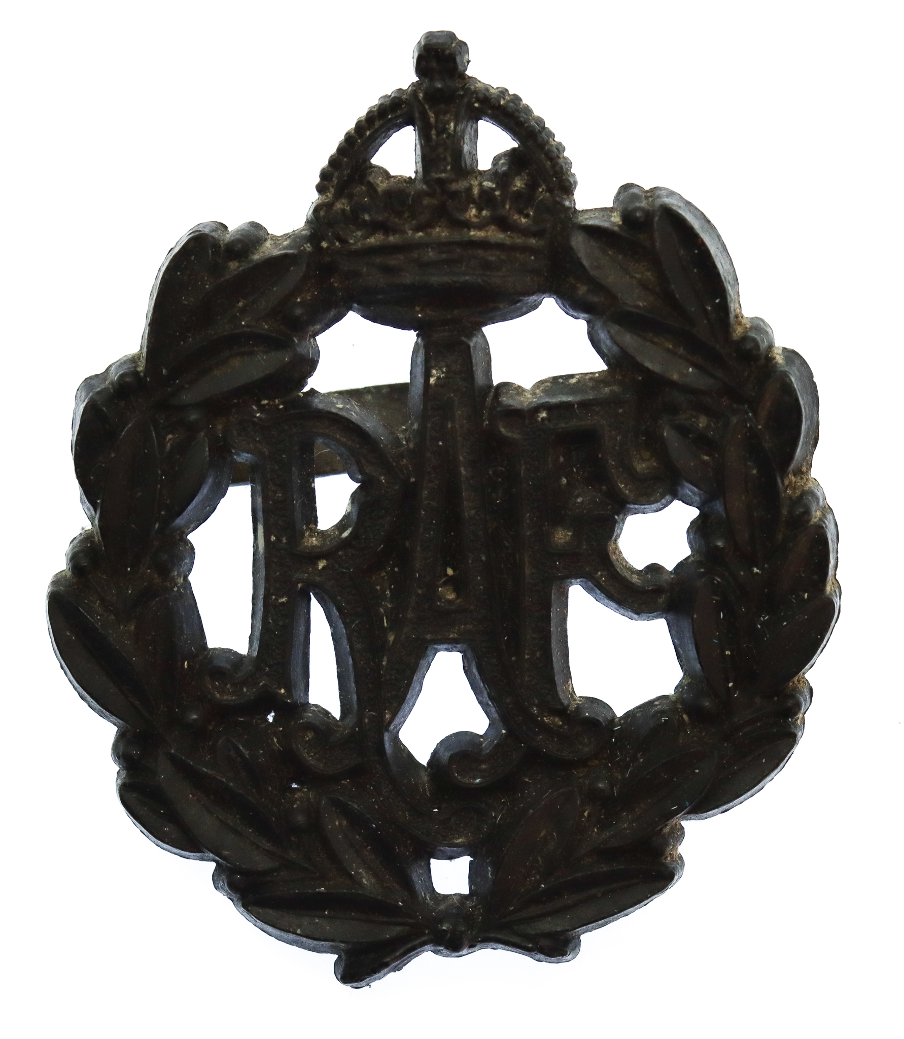 Royal Air Force (R.A.F.) WW2 Plastic Economy Cap Badge