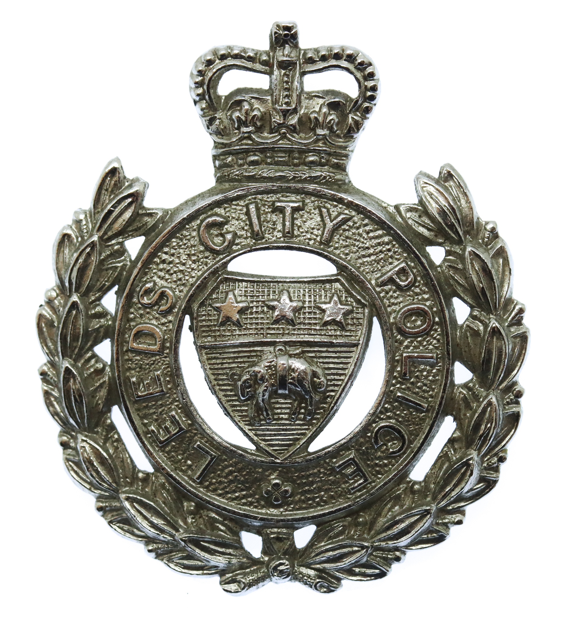 Leeds City Police Wreath Cap Badge - Queen's Crown