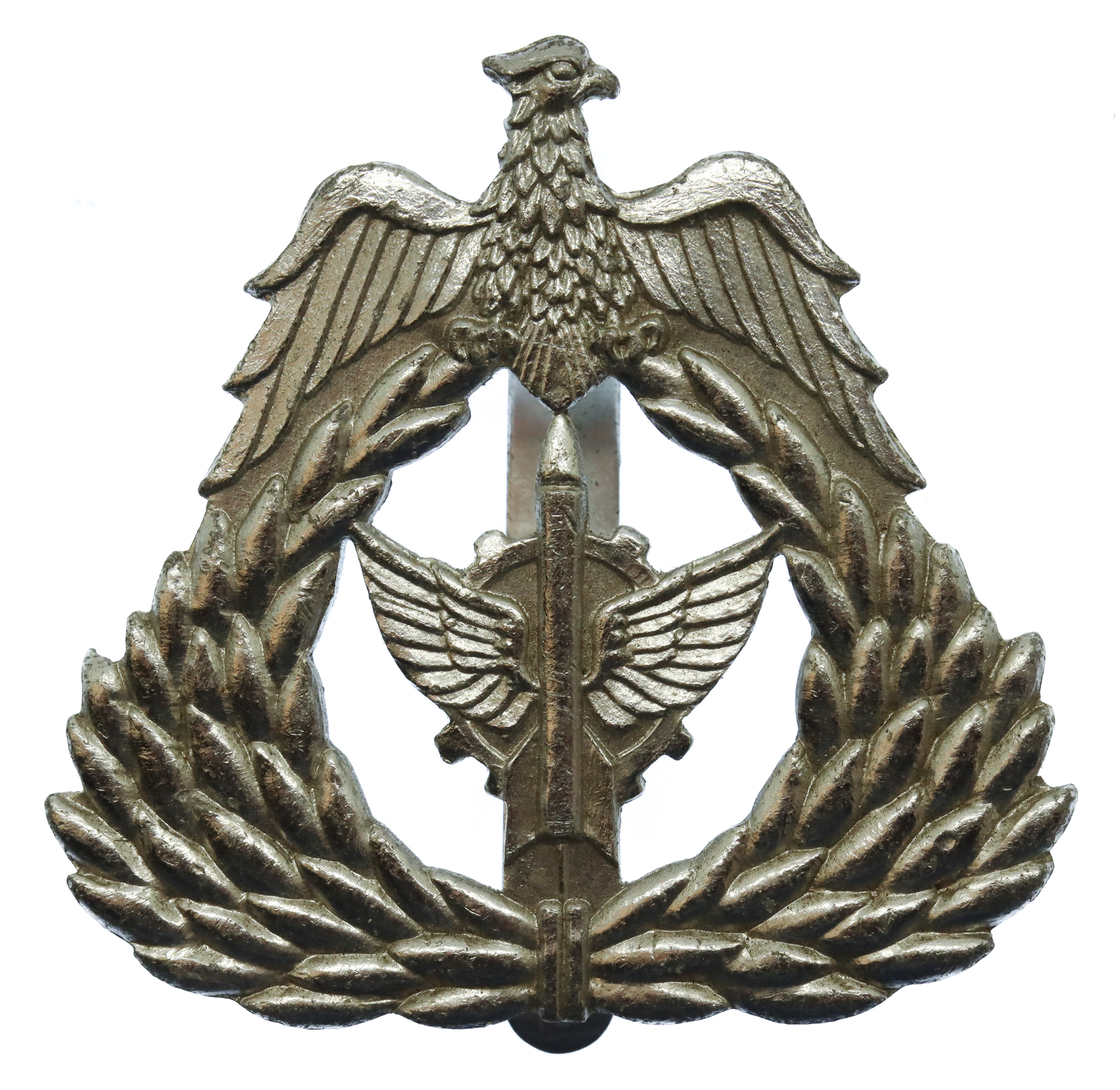 Kuwait Air Force Anodised (Staybrite) Beret Badge