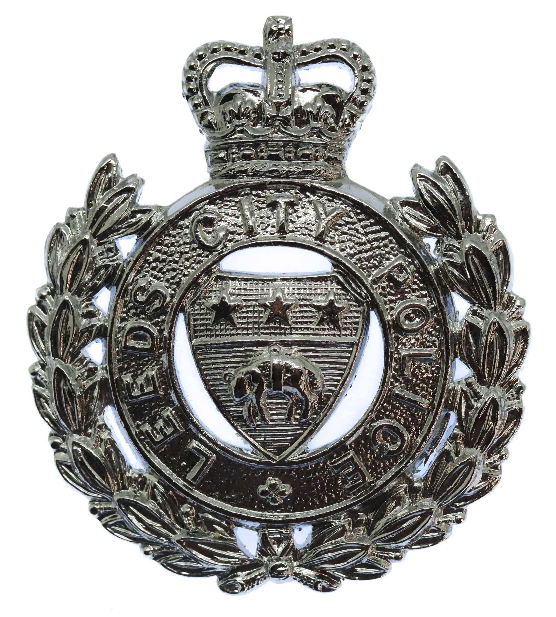 Leeds City Police Wreath Cap Badge - Queen's Crown