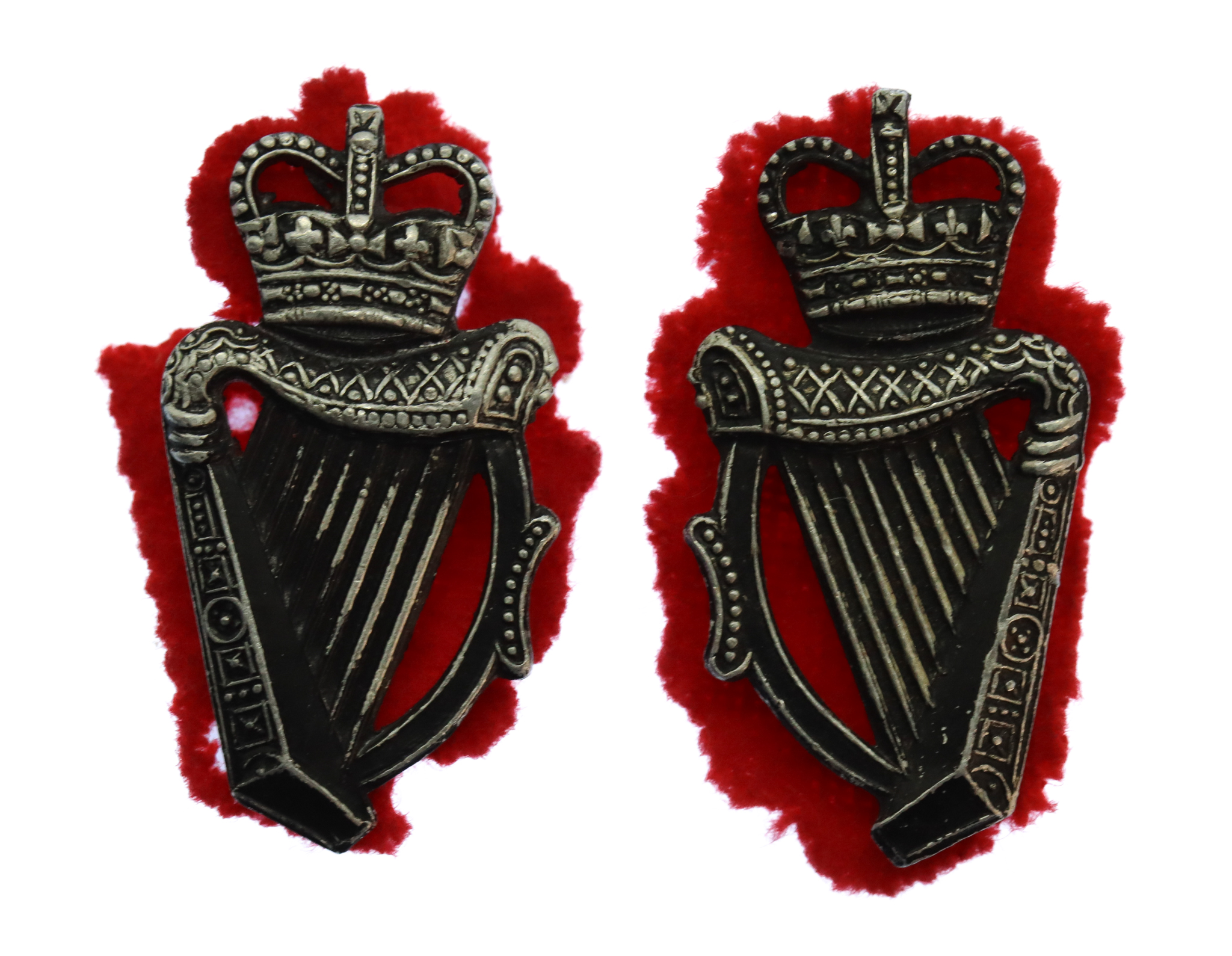 Pair of Royal Ulster Constabulary (R.U.C.) Anodised Collar Badges - Queen's Crown