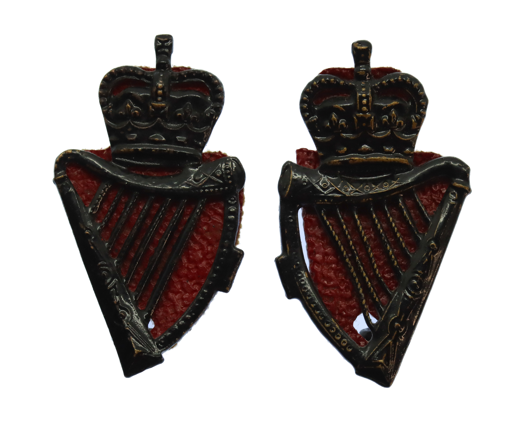 Pair of Royal Ulster Constabulary (R.U.C.) Collar Badges - Queen's Crown (7 Strings)