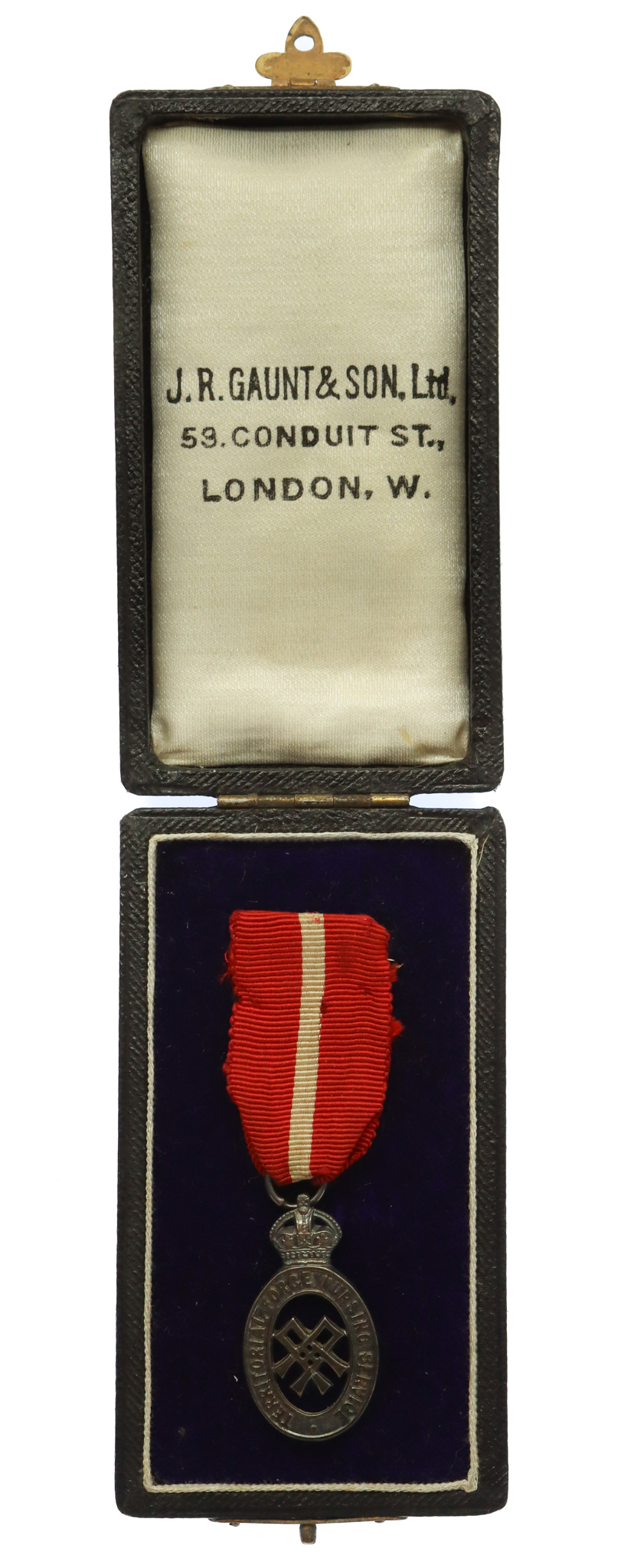 Territorial Force Nursing Service Cape Badge (Medal) 1908-1921 in Box