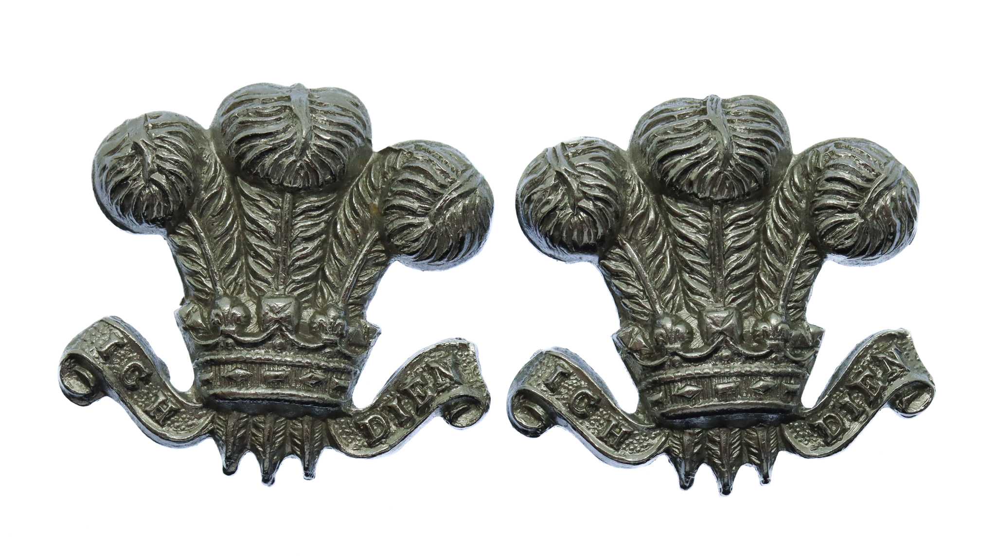 Pair of Renfrewshire Constabulary Collar Badges
