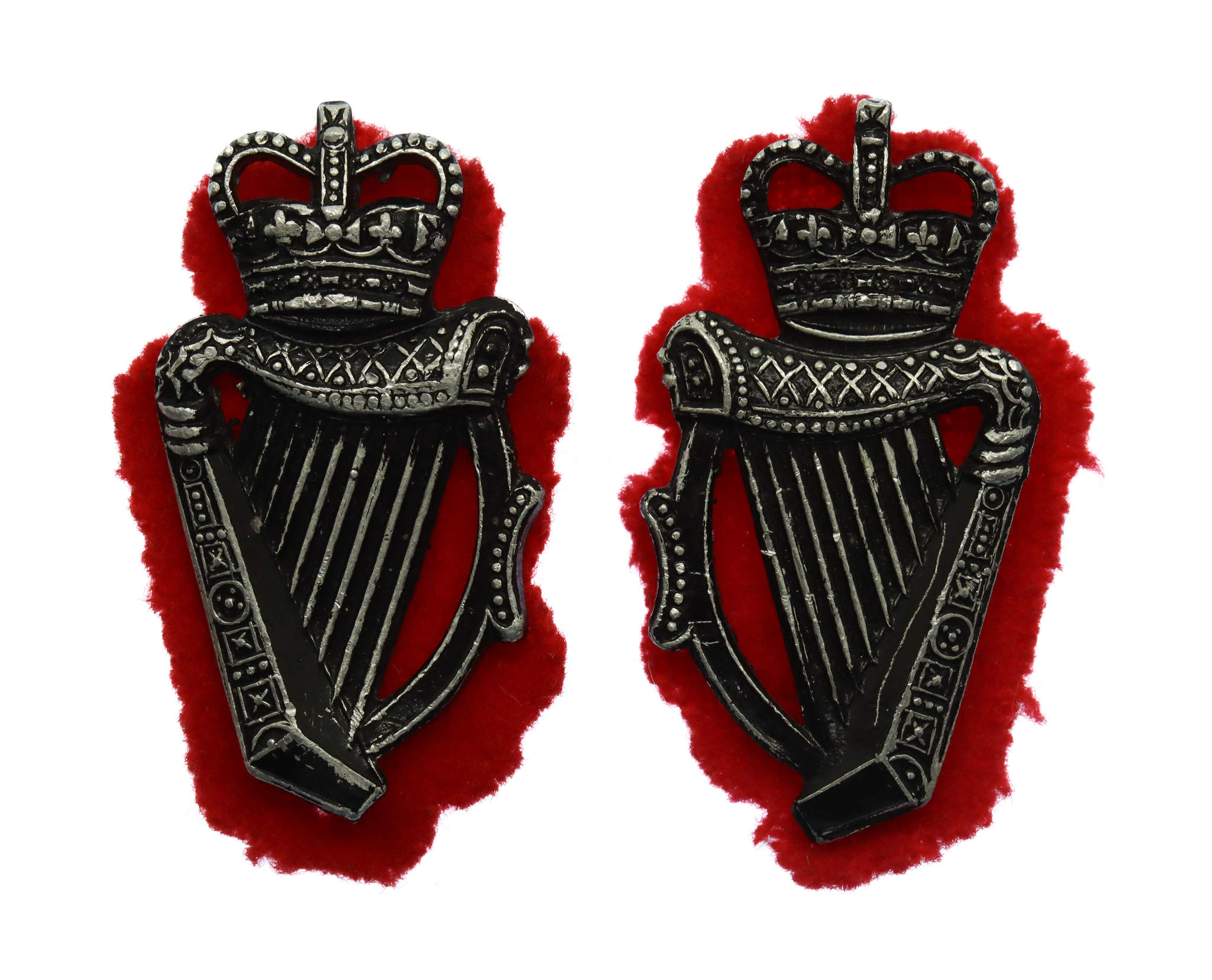 Pair of Royal Ulster Constabulary (R.U.C.) Anodised Collar Badges - Queen's Crown