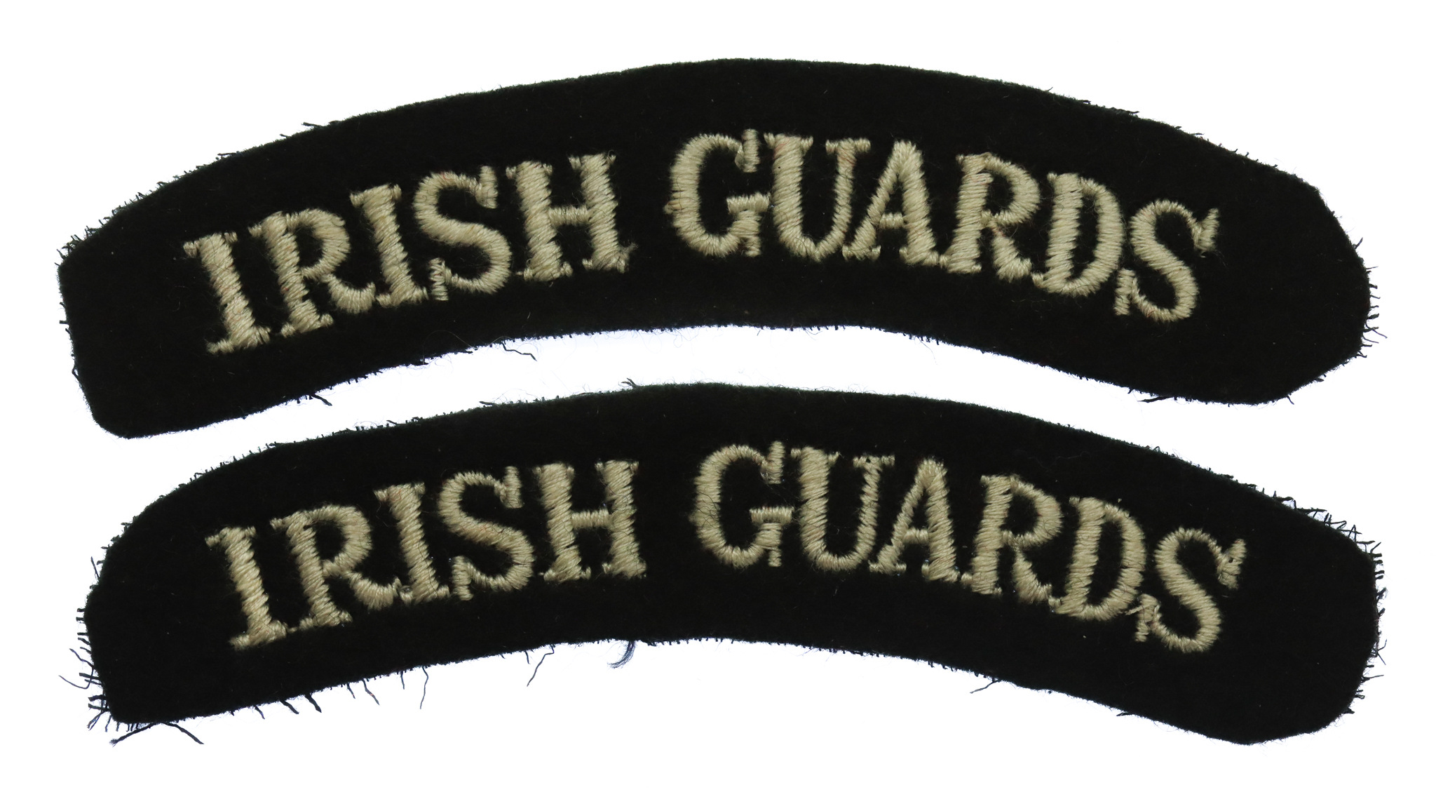 Pair of Irish Guards (IRISH GUARDS) Cloth Shoulder Titles