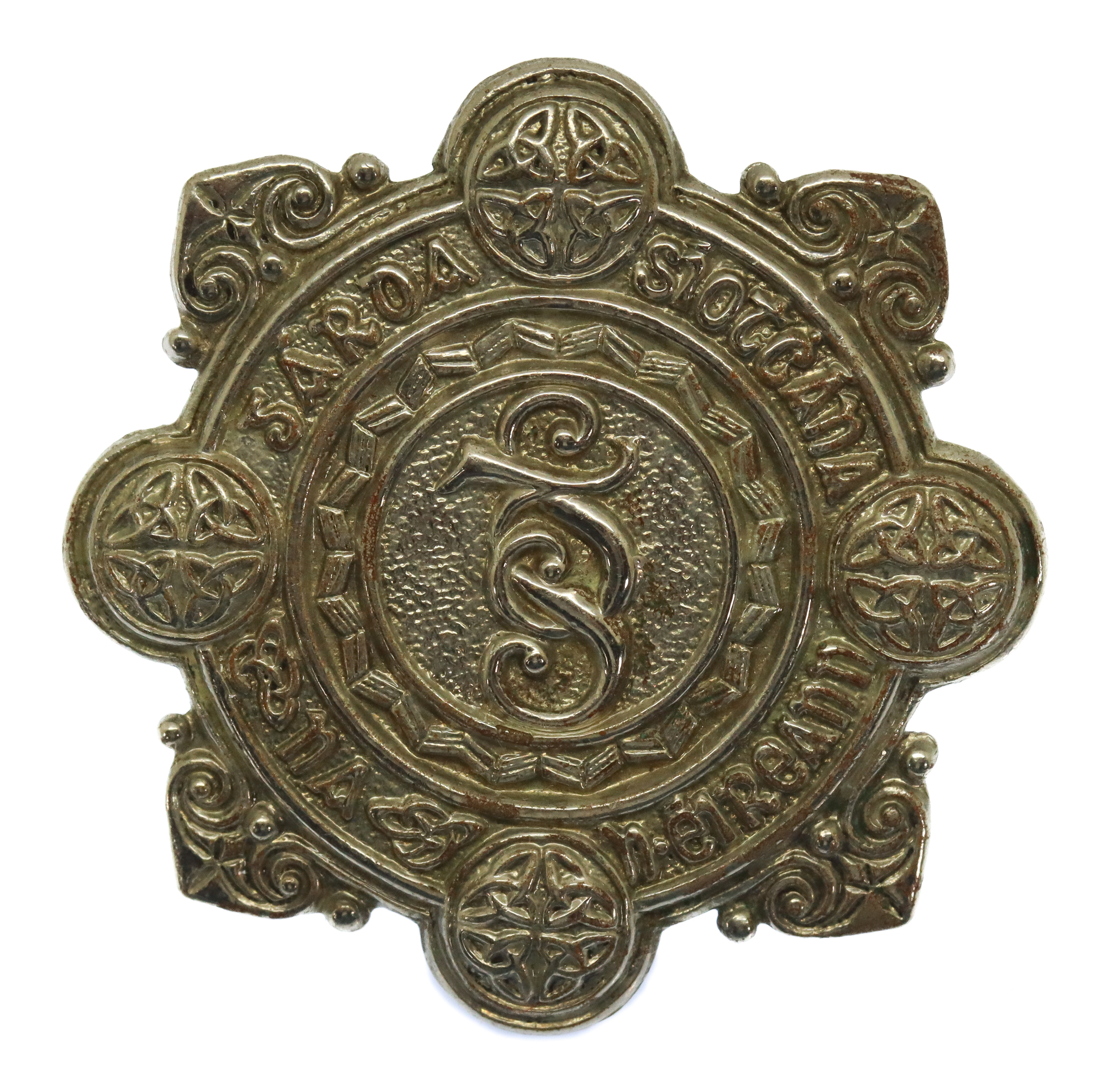 Garda Siochana (Irish Police) White Metal Cap Badge