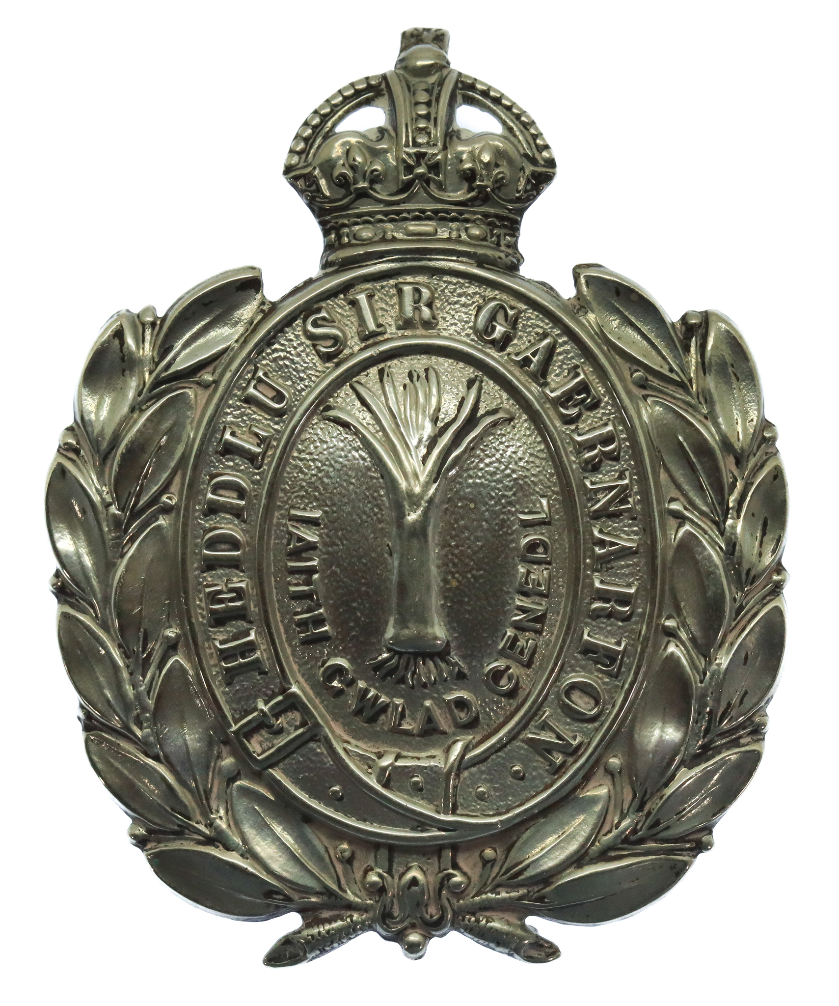 Caernarvonshire Constabulary White Metal Wreath Helmet Plate - King's Crown