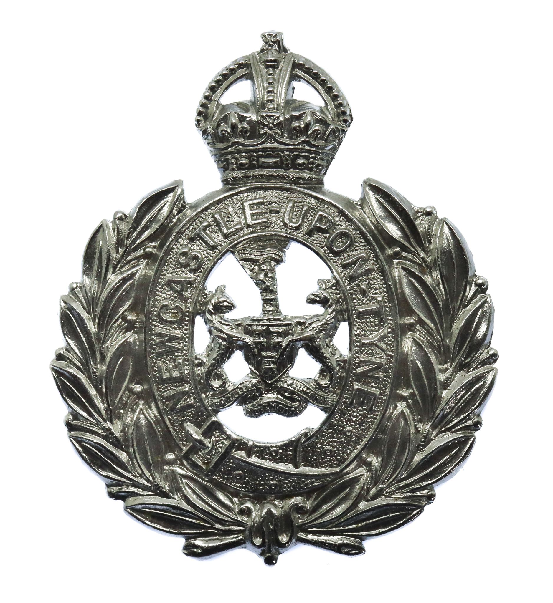 Newcastle-Upon-Tyne City Police Chrome Wreath Cap Badge - King's Crown