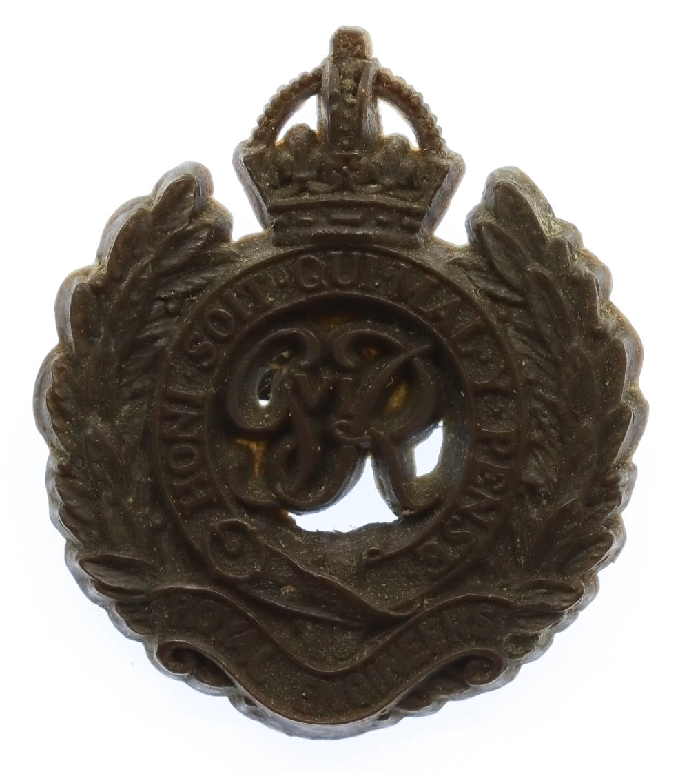 Royal Engineers WW2 Plastic Economy Cap Badge