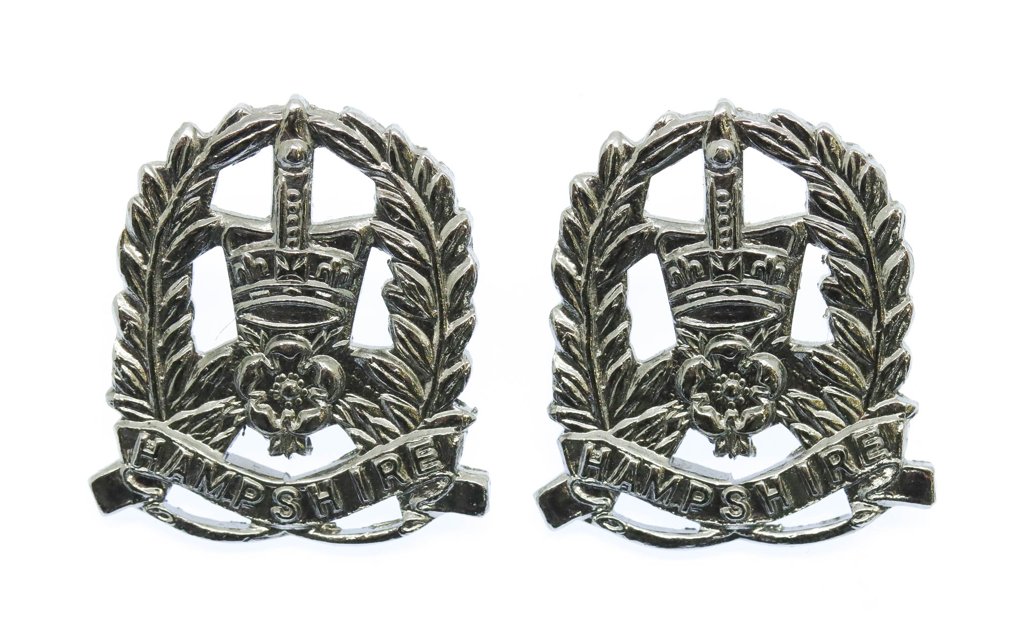 Pair of Hampshire Constabulary Collar Badges - Queen's Crown