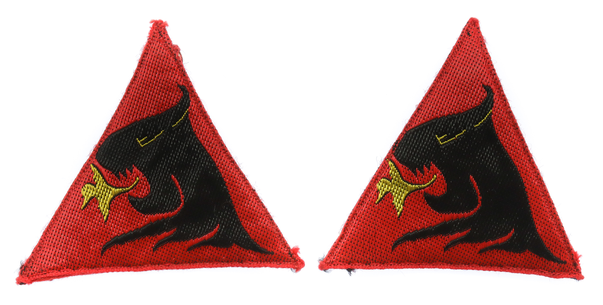Pair of 19th Infantry Brigade Silk Embroidered Formation Signs (2nd Pattern)