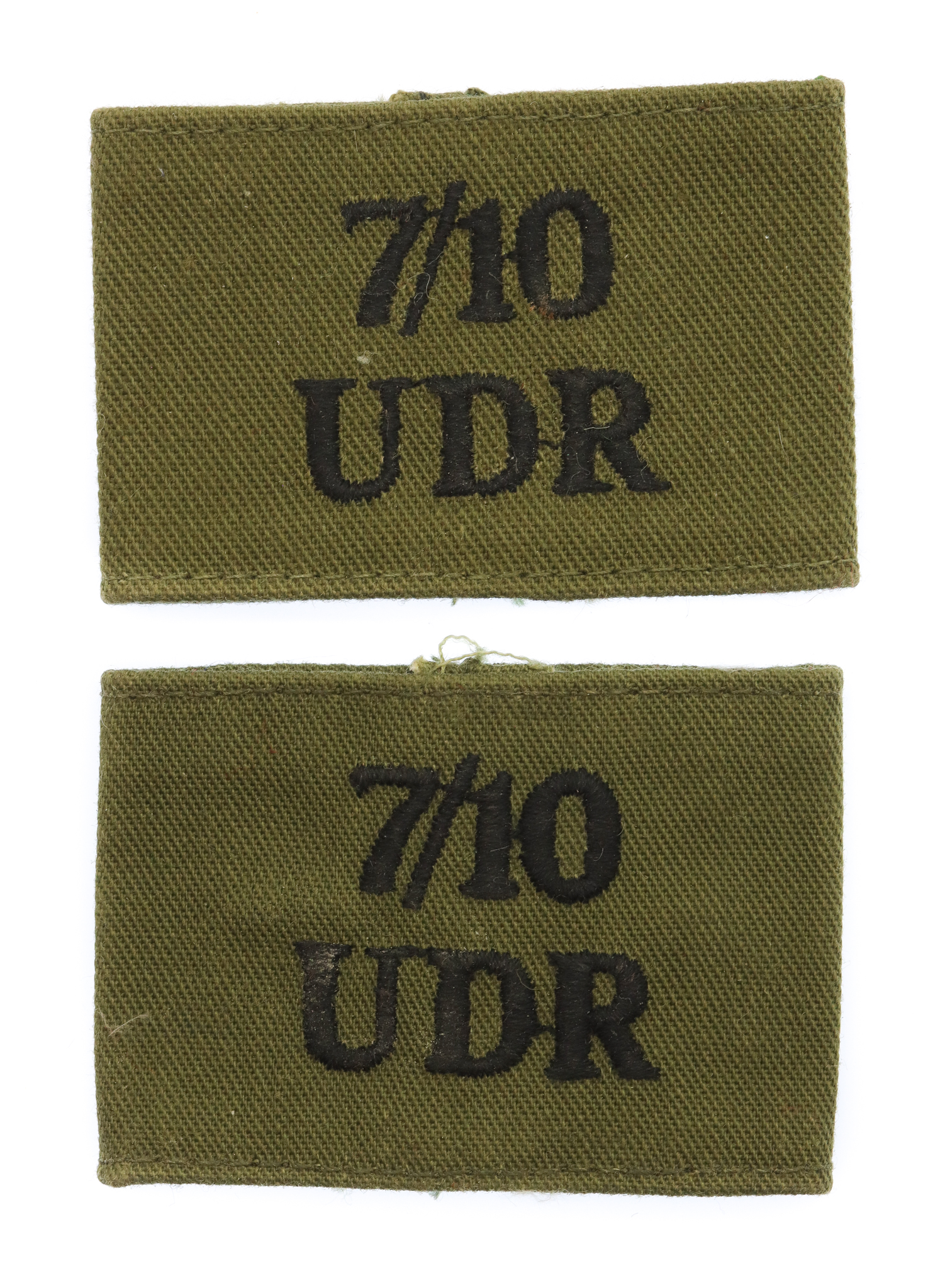Pair of 7th/10th Ulster Defence Regiment (7/10/UDR) Cloth Slip On Shoulder Titles
