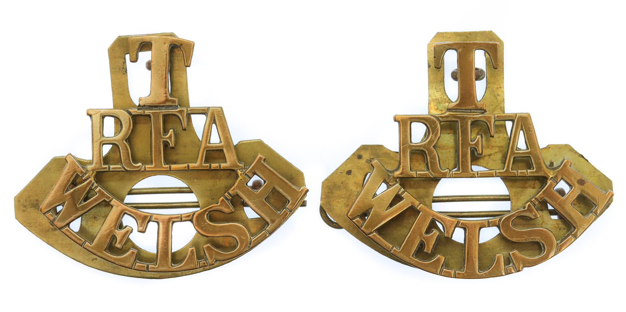 Pair of Welsh Territorials Royal Field Artillery (T/RFA/WELSH) Shoulder Titles