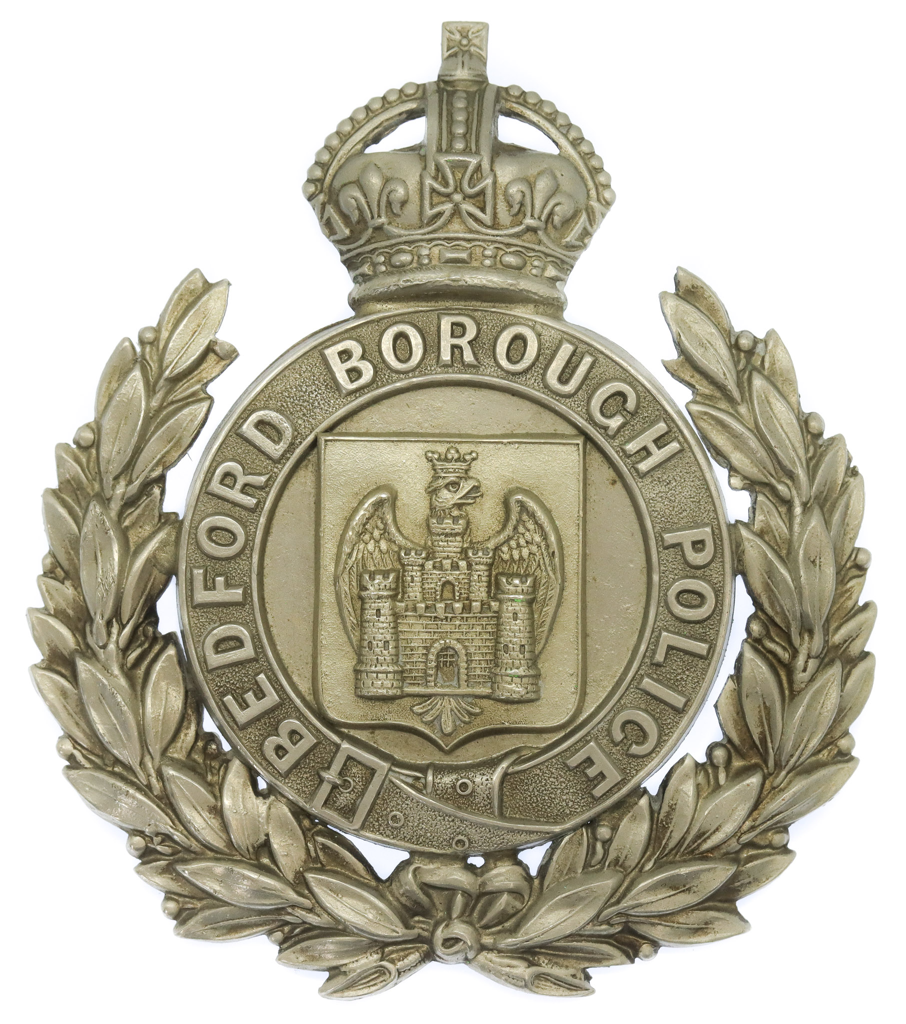 Bedford Borough Police Wreath Helmet Plate - King's Crown