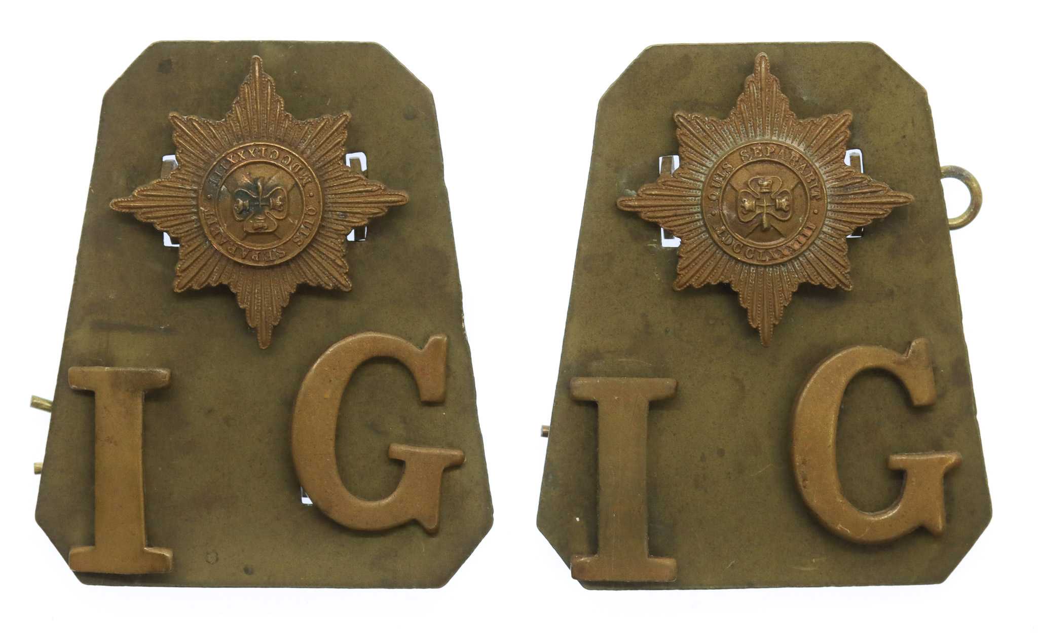 Pair of Irish Guards Brass Shoulder Titles