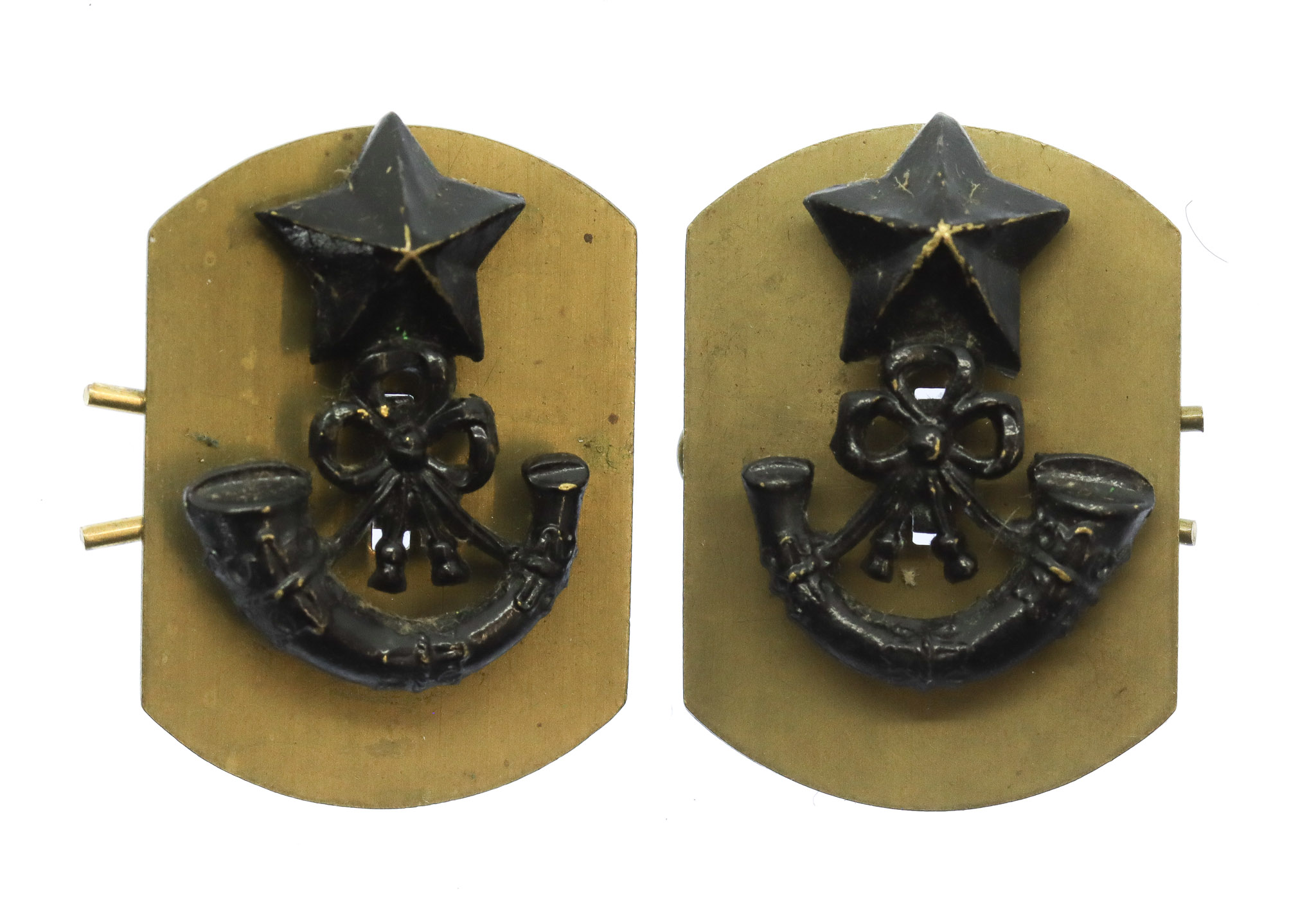 Pair of Cameronians (Scottish Rifles) Collar Badges