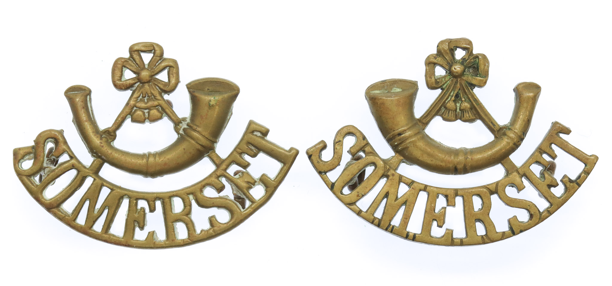 Pair of Somerset Light Infantry (Bugle/SOMERSET) Shoulder Titles