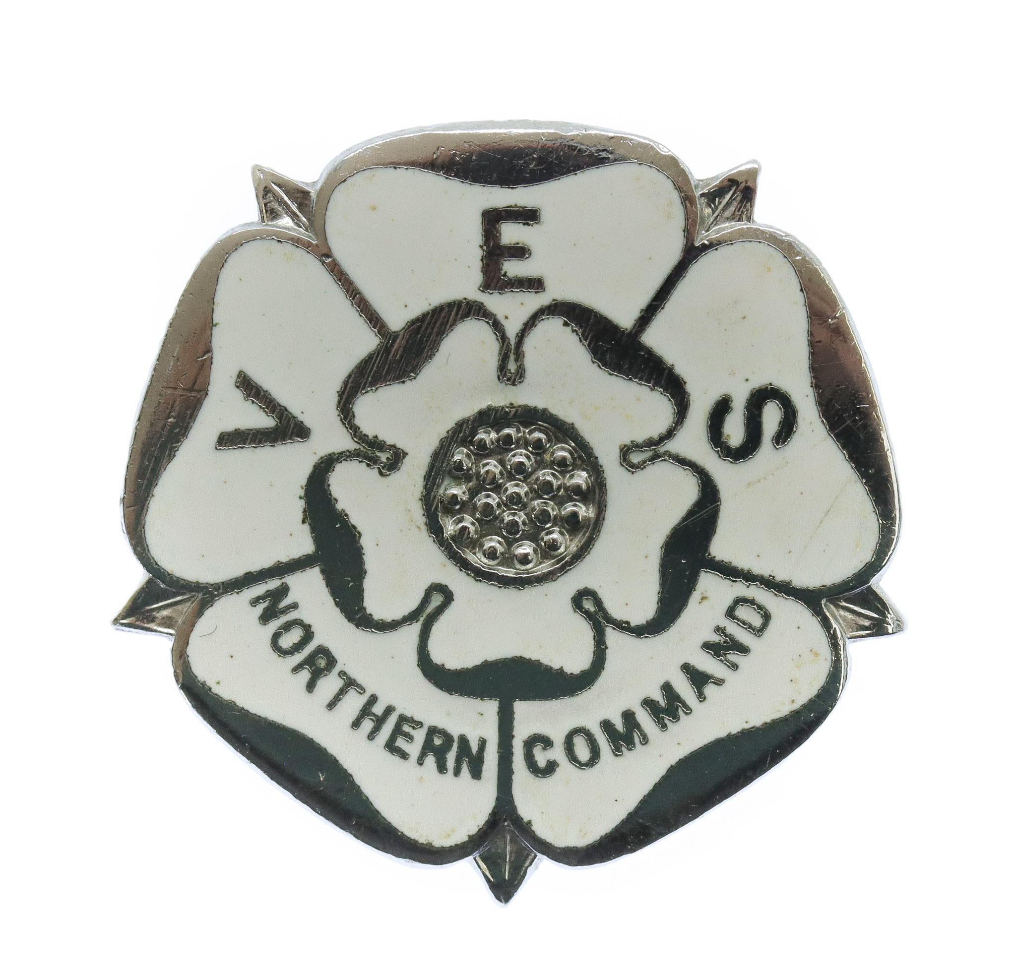 WW2 Voluntary Entertainment Service (V.E.S.) Northern Command Enamelled Lapel Badge 