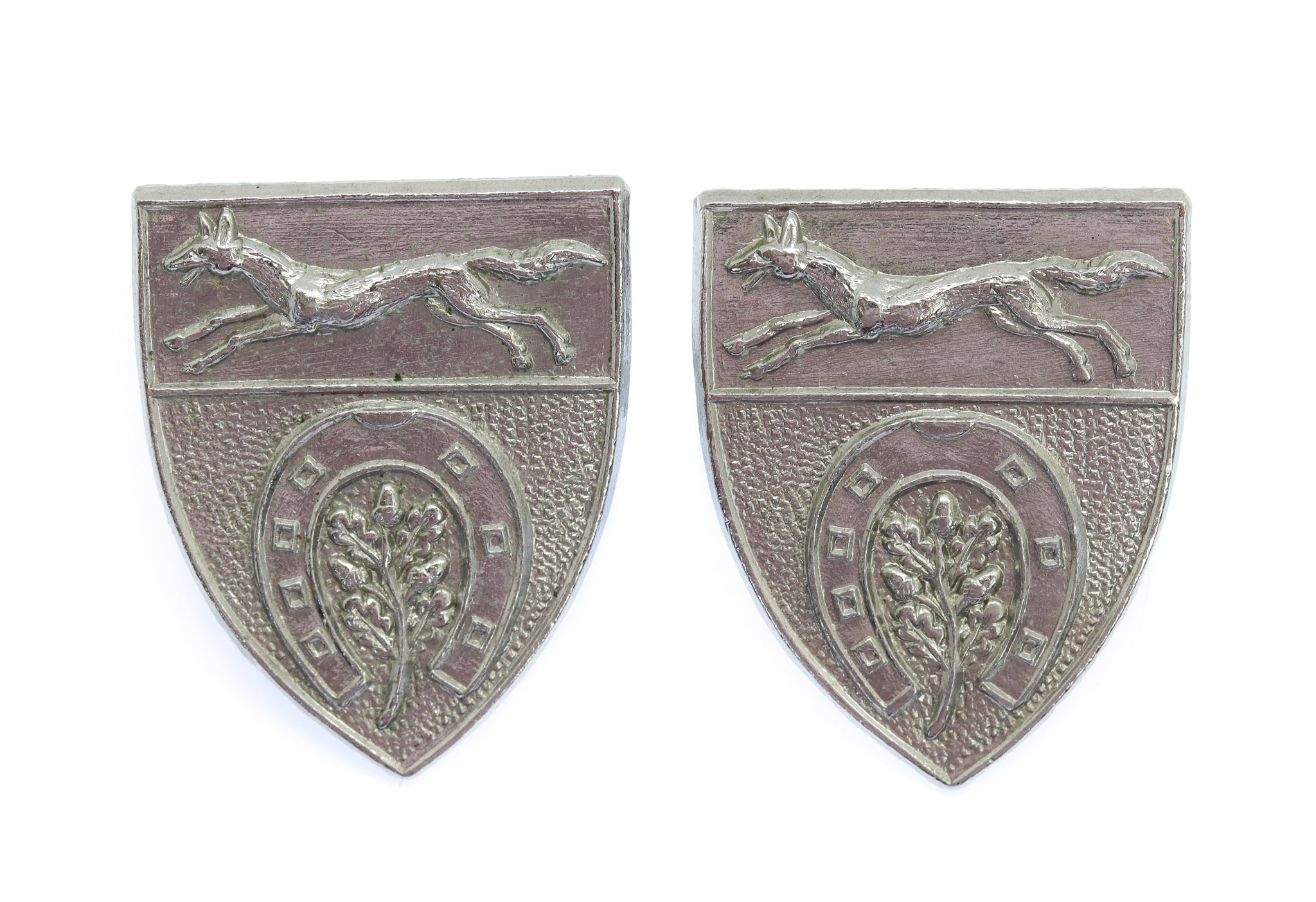 Pair of Leicestershire and Rutland Constabulary Collar Badges