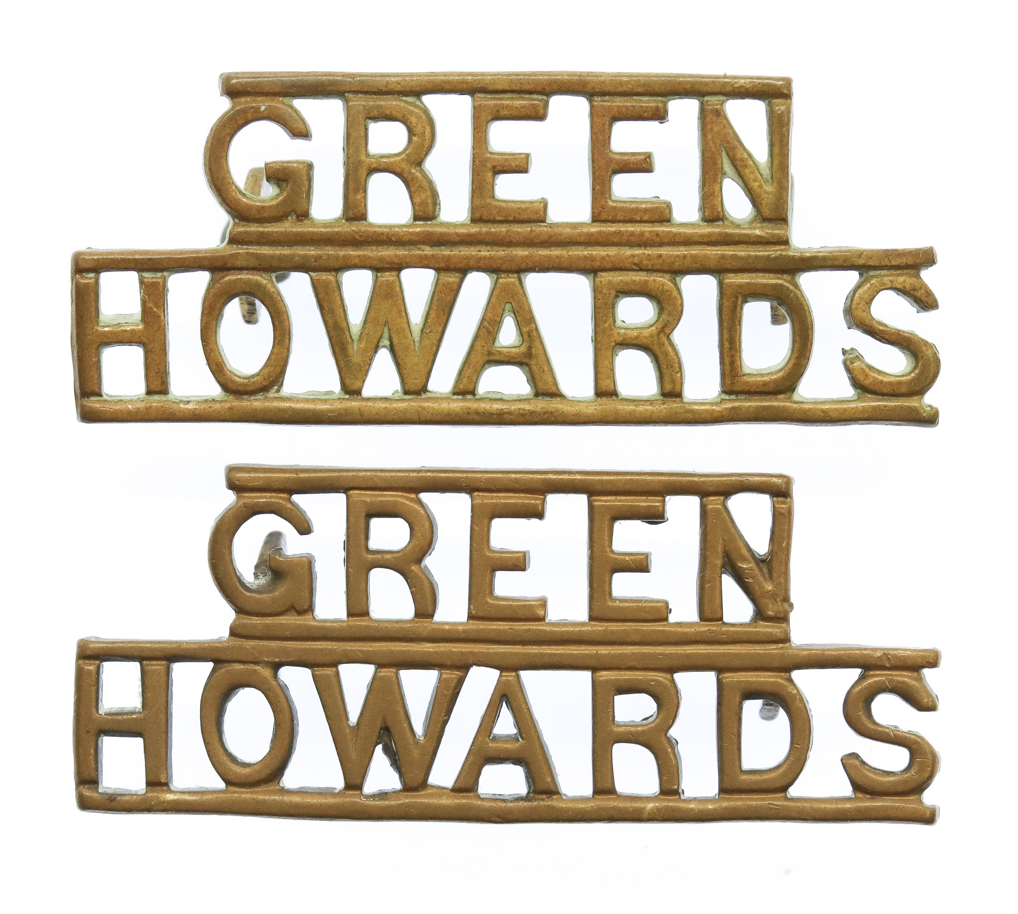 Pair of Green Howards (GREEN/HOWARDS) Brass Shoulder Titles