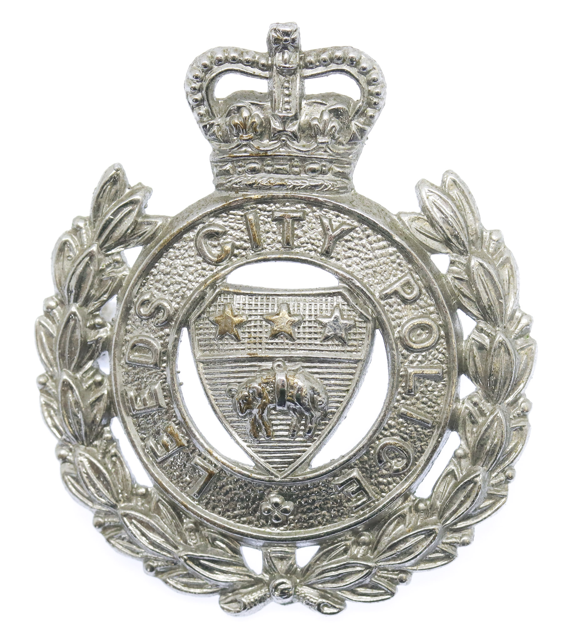 Leeds City Police Wreath Cap Badge - Queen's Crown