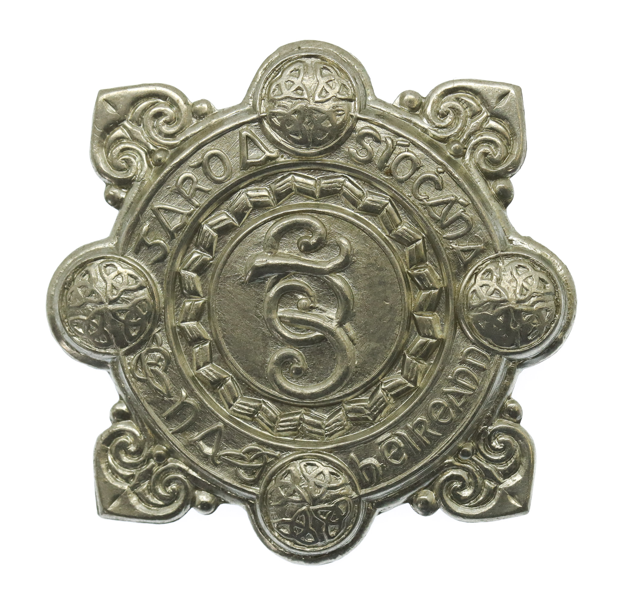 Garda Siochana (Irish Police) White Metal Cap Badge