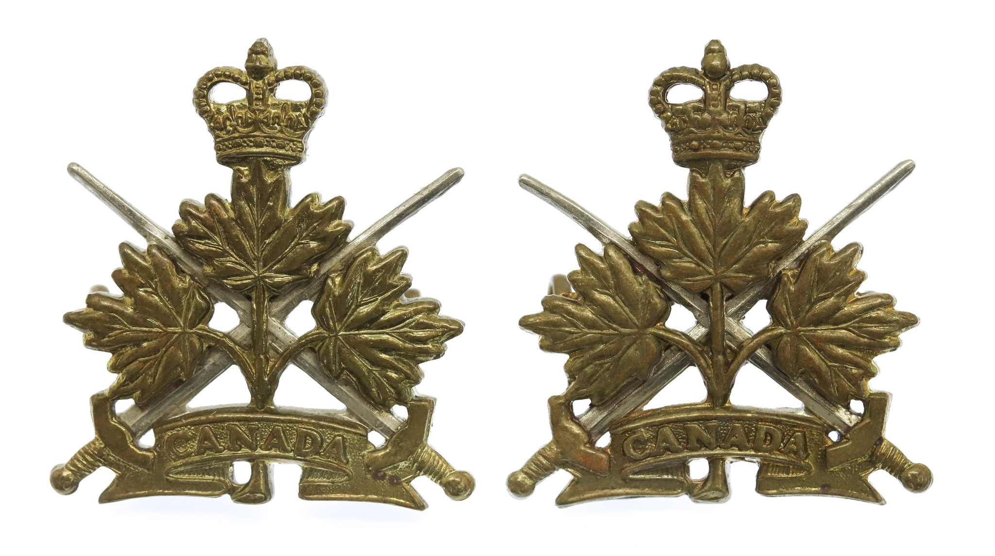 Pair of Canadian Army General Service Collar Badges - Queen's Crown