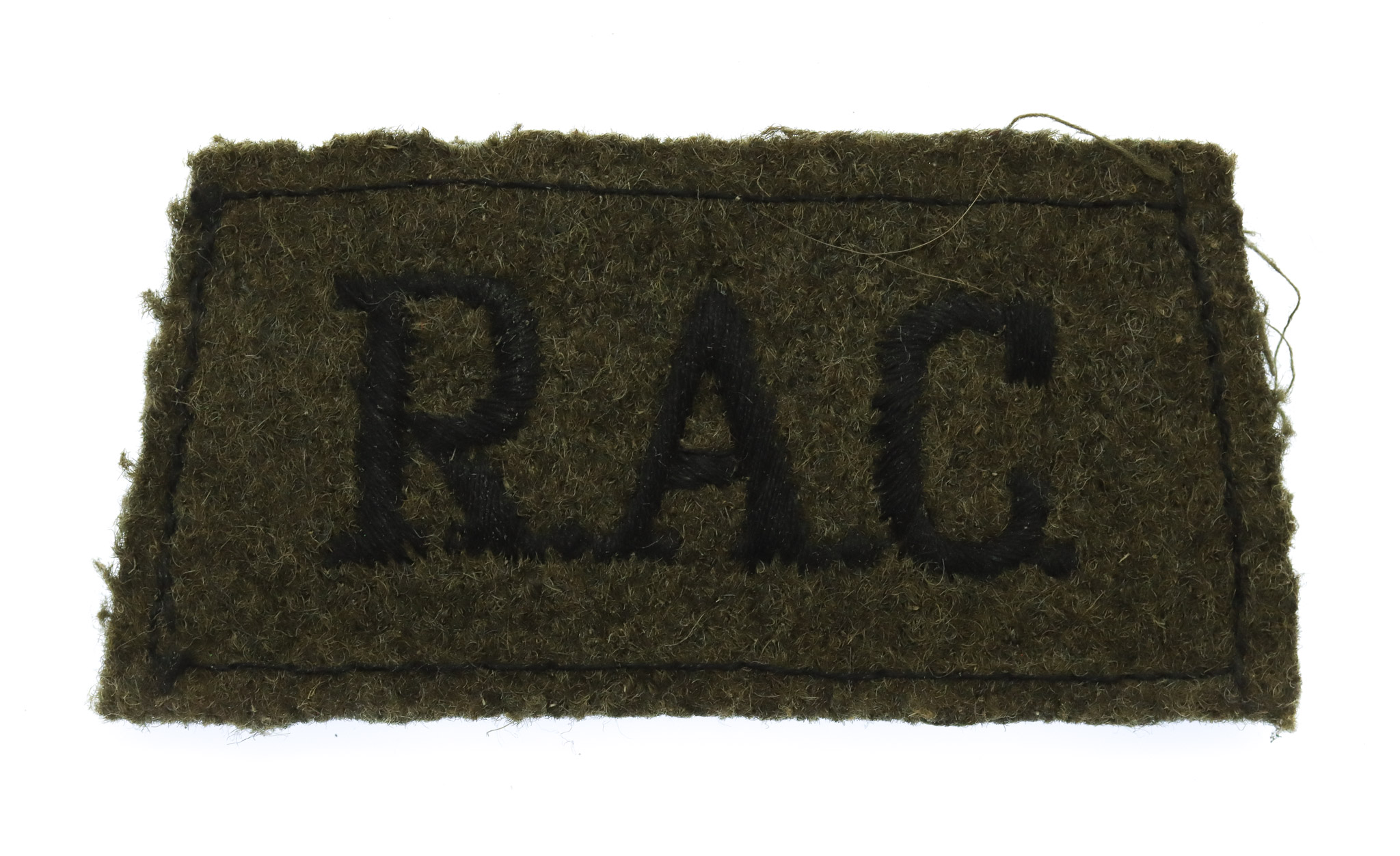 Royal Armoured Corps (R.A.C.) WW2 Cloth Slip On Shoulder Title